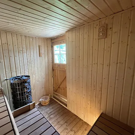 In Wola- Near Progresja-direct Bus To Old Town Lägenhet *